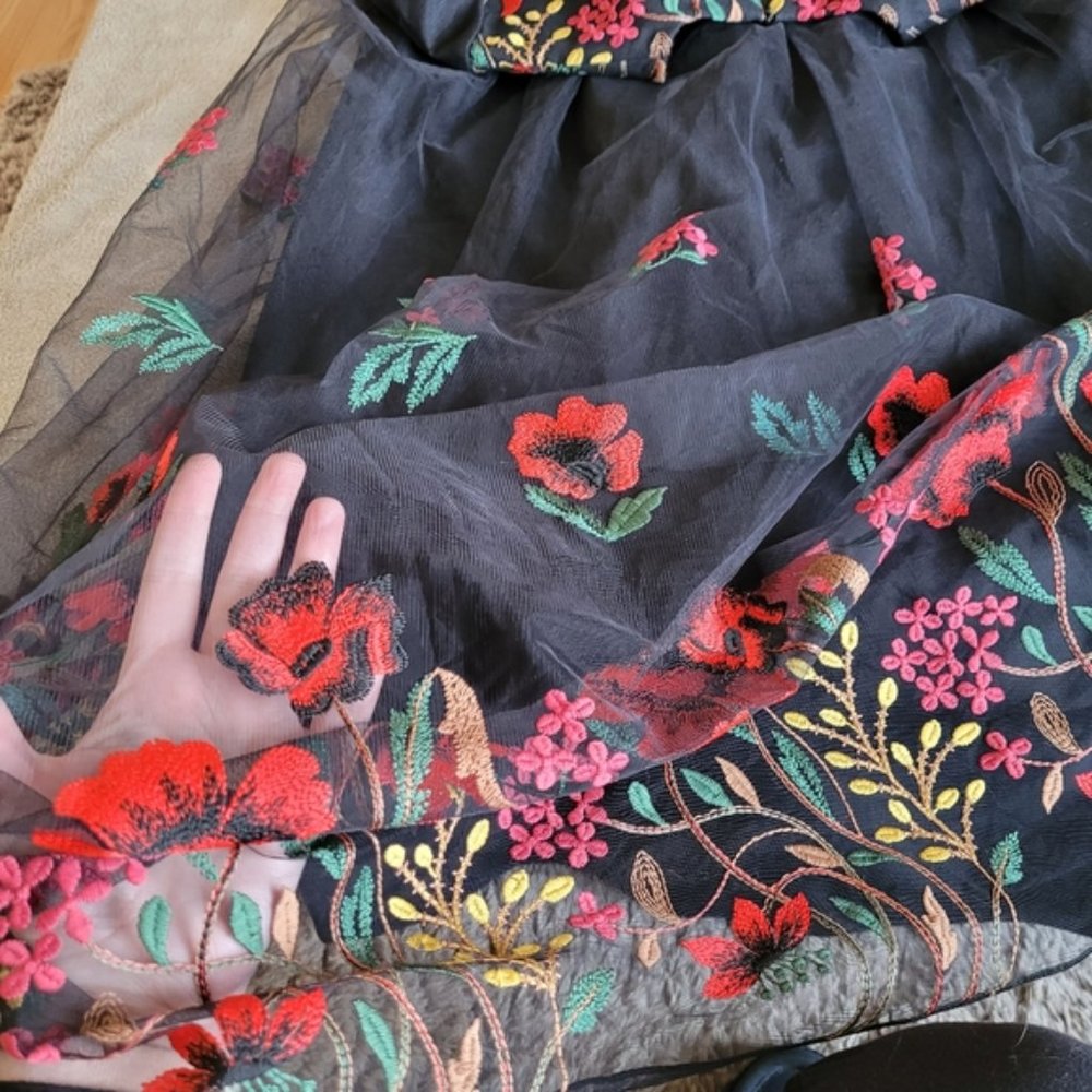 Annah Hariri modest black floral embroidered dress size 4 - Picture 11 of 15